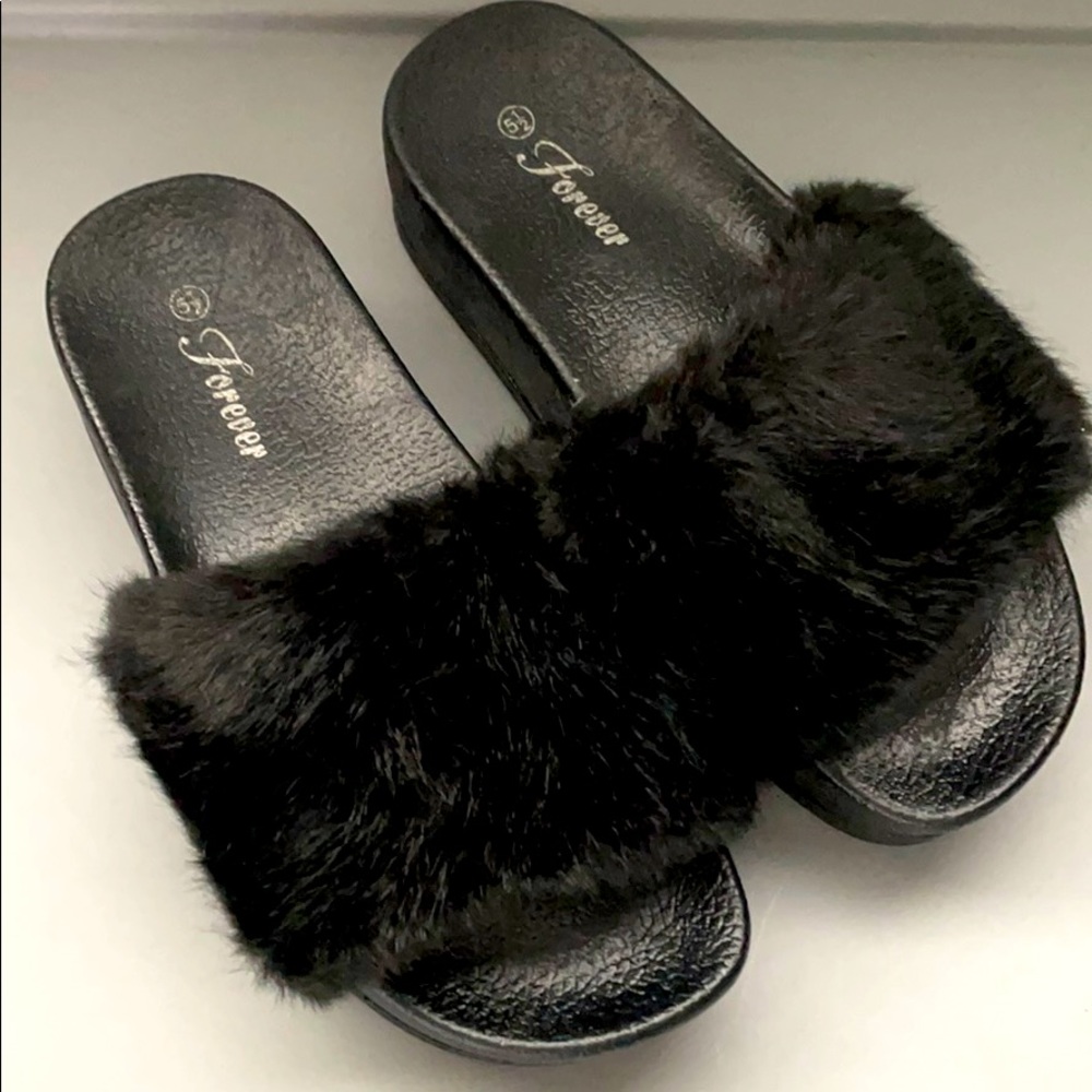 Black Fluffy / Fuzzy Platform Sandals